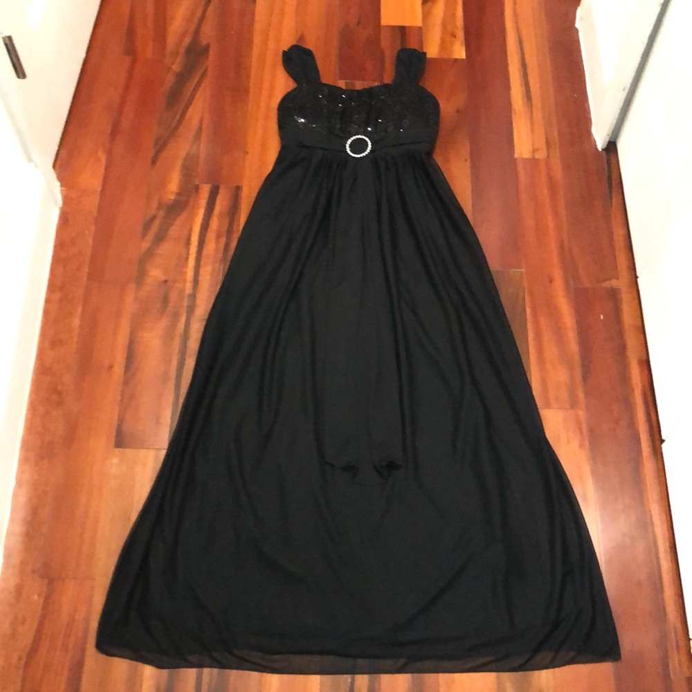 Youth long black dress size 14